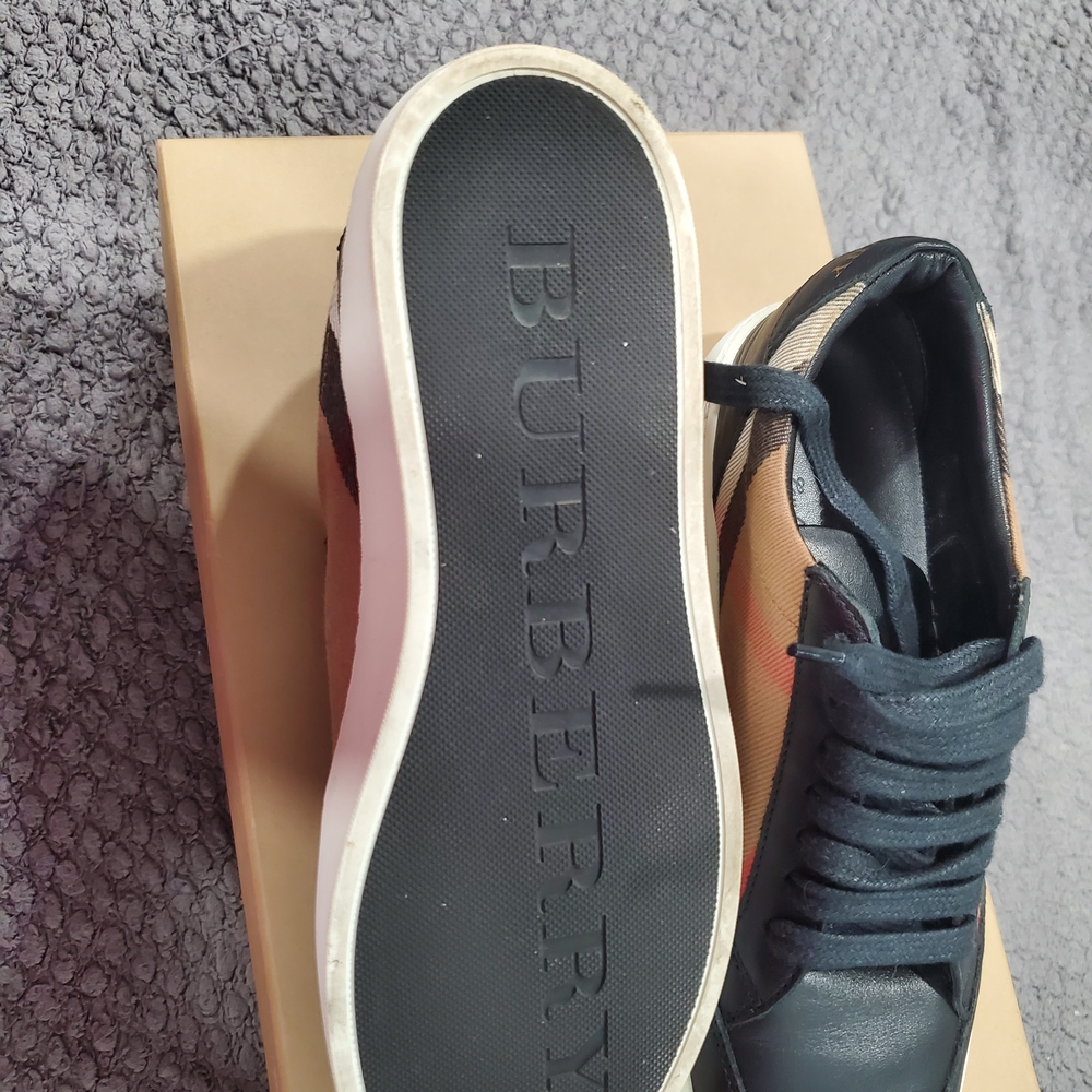 Burberry Black Leather & Classic Check Low-Top Sneakers - Picture 5 of 6